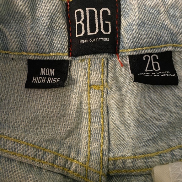 BDG - light wash blue jeans - Mom Jeans - Picture 2 of 11